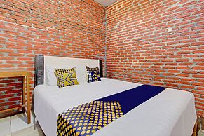 OYO Life 93010 Omah Bareng Syariah Sambisari