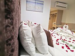 Pooh Beach Resort & Spa