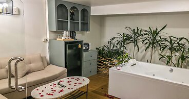 Pooh Beach Resort & Spa
