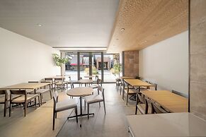 the b osaka-shinsekai