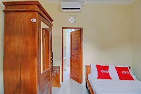 OYO 92952 Nirmala Guest House
