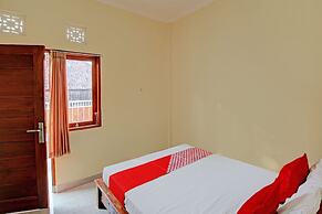 OYO 92952 Nirmala Guest House