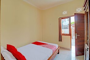 OYO 92952 Nirmala Guest House