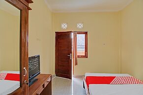 OYO 92952 Nirmala Guest House