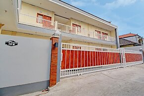 OYO 92952 Nirmala Guest House