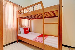 OYO 92912 Mtc Bunk Bed