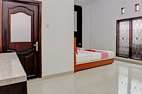 Super OYO 92945 Guest House Nusa Indah Syariah