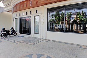 Super OYO 92945 Guest House Nusa Indah Syariah