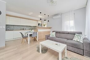 Family Apartment With AC by Renters