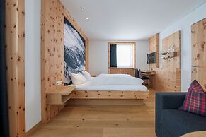 Mondschein Hotel and Chalet
