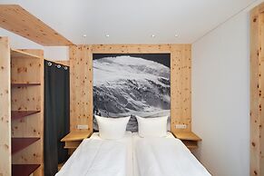 Mondschein Hotel and Chalet