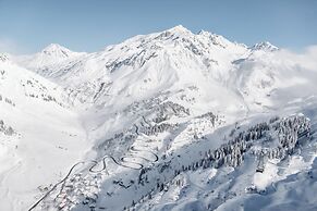 Mondschein Hotel and Chalet