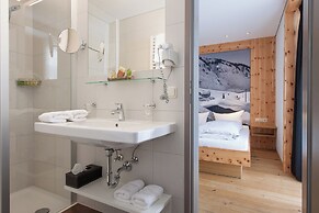 Mondschein Hotel and Chalet