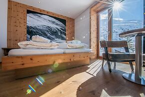 Mondschein Hotel and Chalet