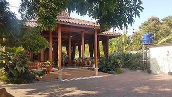 Collection O 93028 Homestay Joglo Ibu