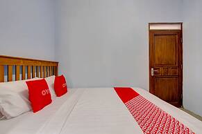 Super OYO 93012 Griya Kencana Asri Syariah