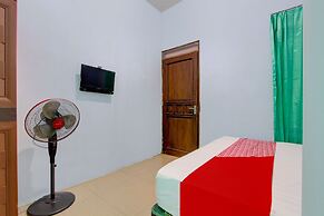 Super OYO 93012 Griya Kencana Asri Syariah