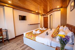 Muscatel Stardust - Chowrasta Mall Road