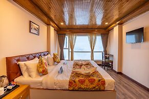 Muscatel Stardust - Chowrasta Mall Road