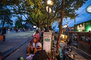 Muscatel Stardust - Chowrasta Mall Road