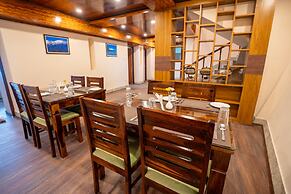 Muscatel Stardust - Chowrasta Mall Road