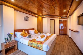 Muscatel Stardust - Chowrasta Mall Road