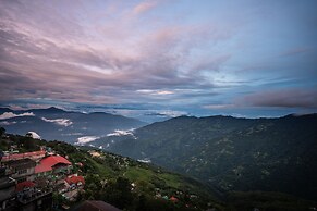 Muscatel Stardust - Chowrasta Mall Road