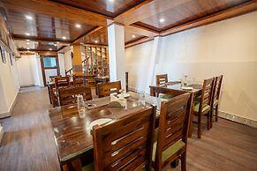 Muscatel Stardust - Chowrasta Mall Road