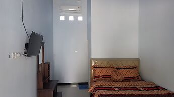 OYO 93025 Surya Abadi Homestay Syariah Near alun alun kota gombong