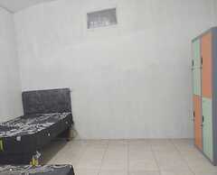 SPOT ON 93042 Lina Homestay Syariah