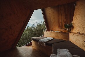 K4 Kudhva Treehouse Cabin With sea View