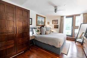 Riverhouse #3 2 Bedroom Condo by RedAwning