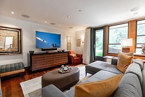 Riverhouse #3 2 Bedroom Condo by RedAwning