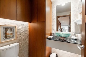 Riverhouse #3 2 Bedroom Condo by RedAwning