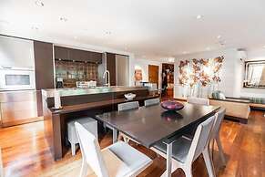 Riverhouse #3 2 Bedroom Condo by RedAwning