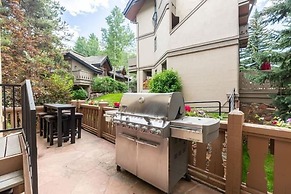 Riverhouse #3 2 Bedroom Condo by RedAwning