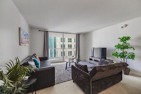 Modern condo in the heart of Brickell