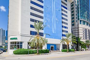 Modern condo in the heart of Brickell