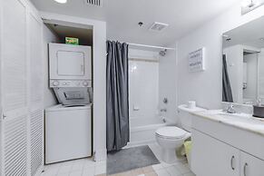 Modern condo in the heart of Brickell