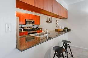 Modern condo in the heart of Brickell