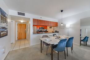 Modern condo in the heart of Brickell