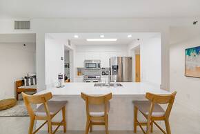 Luxurious  Pool at The Club Brickell Bay