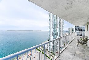 Luxurious  Pool at The Club Brickell Bay