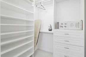 Luxurious  Pool at The Club Brickell Bay