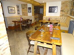 Oddfellows Hotel Bar & Restaurant