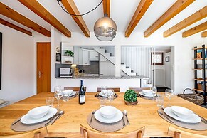 Chalet Theo Family Retreat Contemporary Design