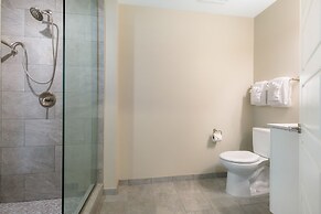 Lively 4BR Condo Steps to French Quarter Unit 518