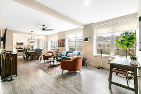 Lively 4BR Condo Steps to French Quarter Unit 518