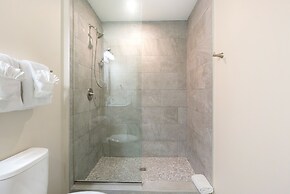 Lively 4BR Condo Steps to French Quarter Unit 518