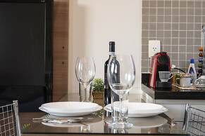 Estúdio Aconchegante, Metrô, Piscina, Sauna, AC